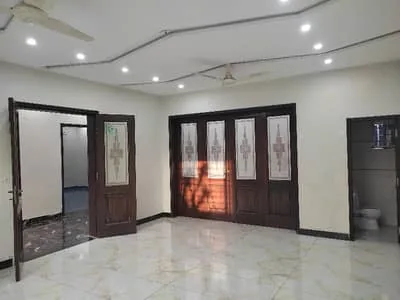 10 Marla house for rent in Wapda Town near park and mosque