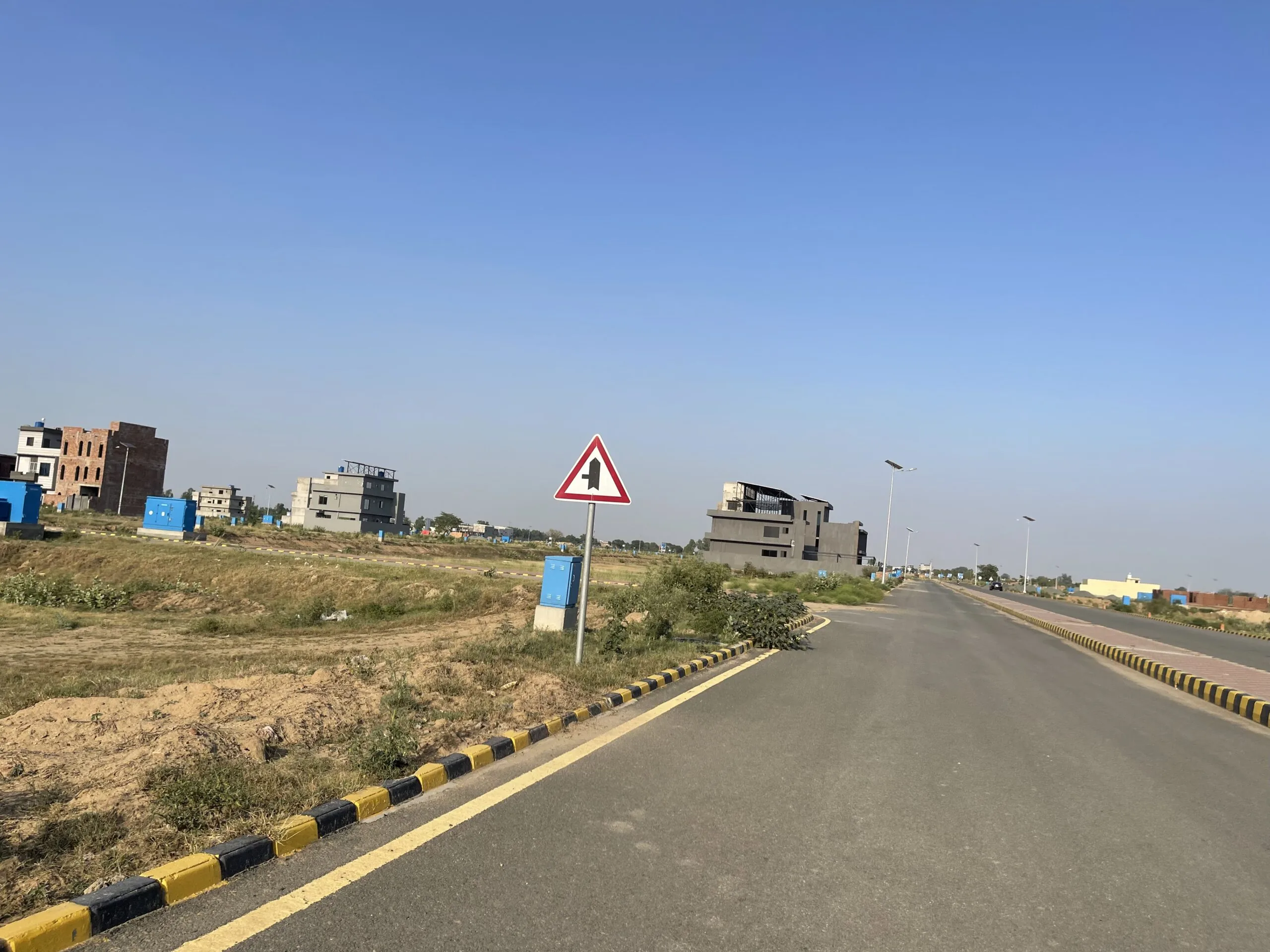 Corner house for sale in Wapda Town Block J2