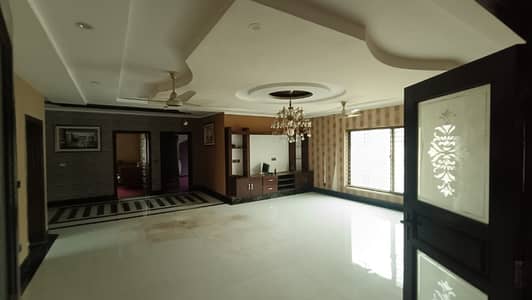 1 Kanal Stylish Fully Furnished Upper Portion, Wapda Town Lahore (photo 3)