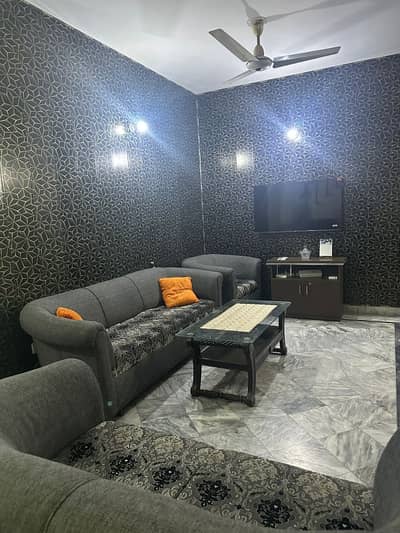 1 Kanal Stylish Fully Furnished Upper Portion, Wapda Town Lahore (photo 4)