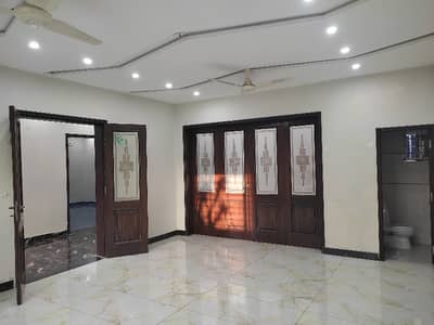 10 Marla Brand New Triple Storey Independent House, Wapda Town Lahore (photo 4)